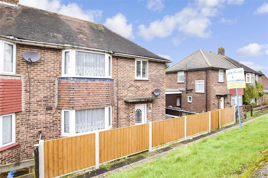 Alamein Avenue, Chatham, Kent 3 bed semidetached house £290,000