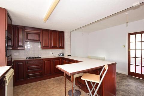 32 Woodstock Road, Rochester, ME2 2DJ