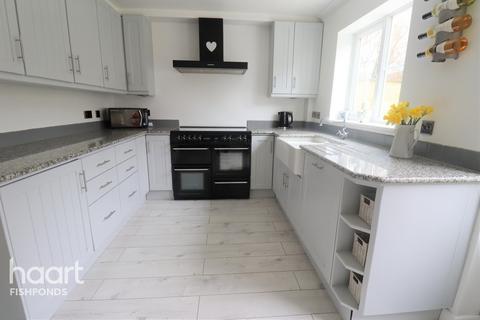 6 Mitchell Walk, Bridgeyate, Bristol, BS30 5XY