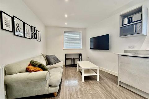 2 bedroom apartment to rent, Winston Avenue, Plymouth