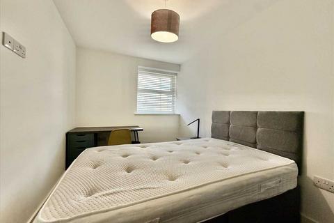 2 bedroom apartment to rent, Winston Avenue, Plymouth