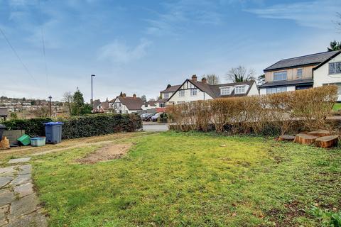 30 Rickman Hill, Coulsdon, CR5 3DN