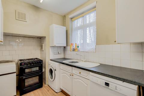 30 Rickman Hill, Coulsdon, CR5 3DN
