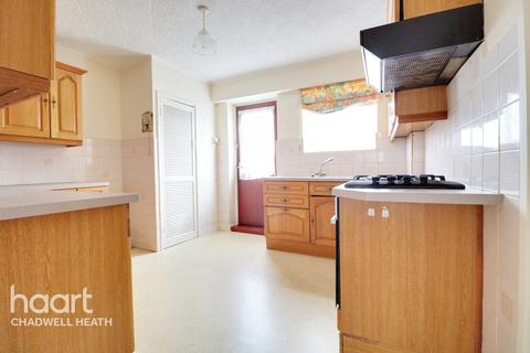53 Rosslyn Avenue, Dagenham, RM8 1JP