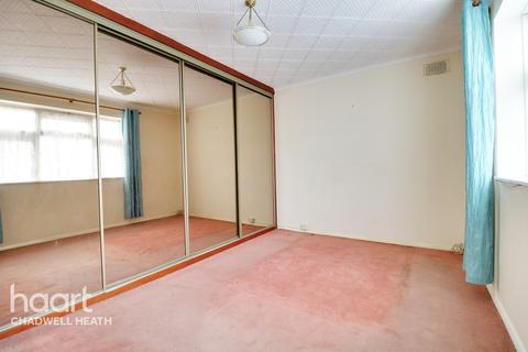 53 Rosslyn Avenue, Dagenham, RM8 1JP