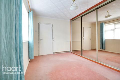 53 Rosslyn Avenue, Dagenham, RM8 1JP