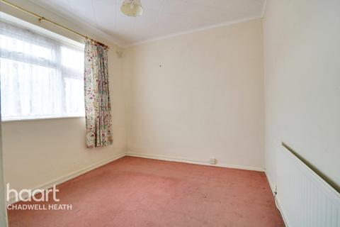53 Rosslyn Avenue, Dagenham, RM8 1JP