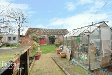 53 Rosslyn Avenue, Dagenham, RM8 1JP