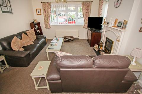 40 Bryn Castell, Abergele, LL22 8QA