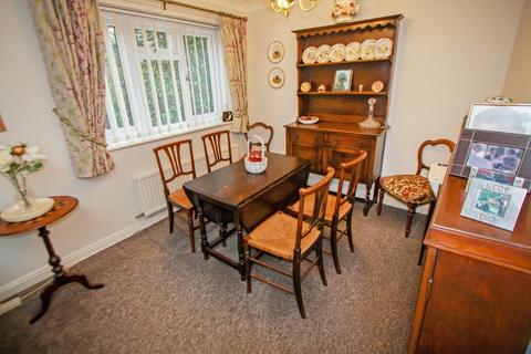 40 Bryn Castell, Abergele, LL22 8QA