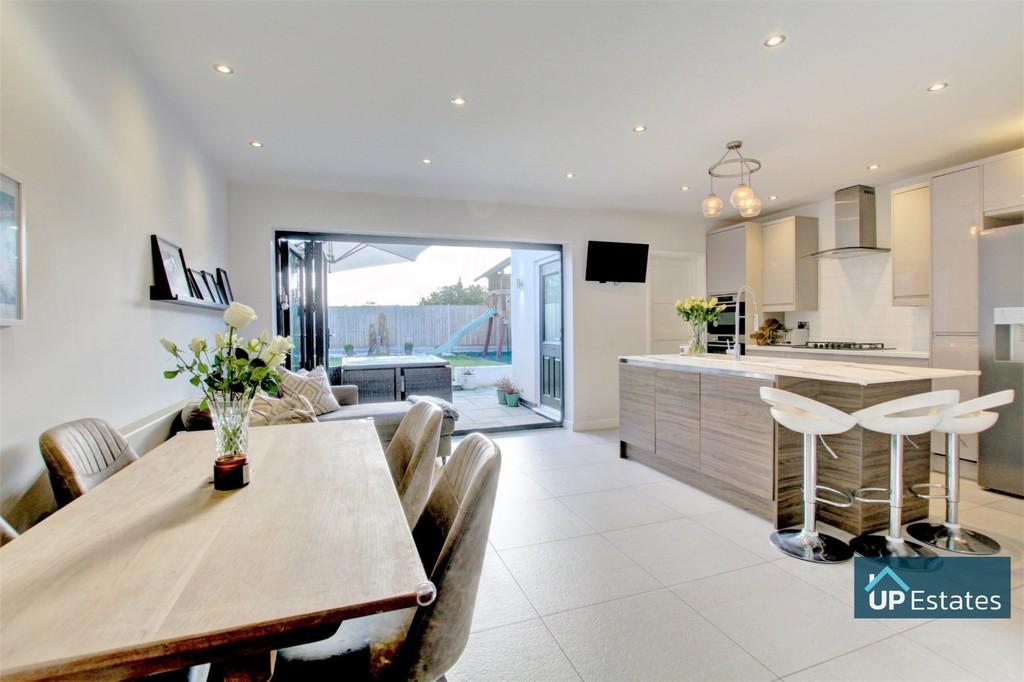 Newbold Close, Binley, Coventry 3 bed detached bungalow £300,000
