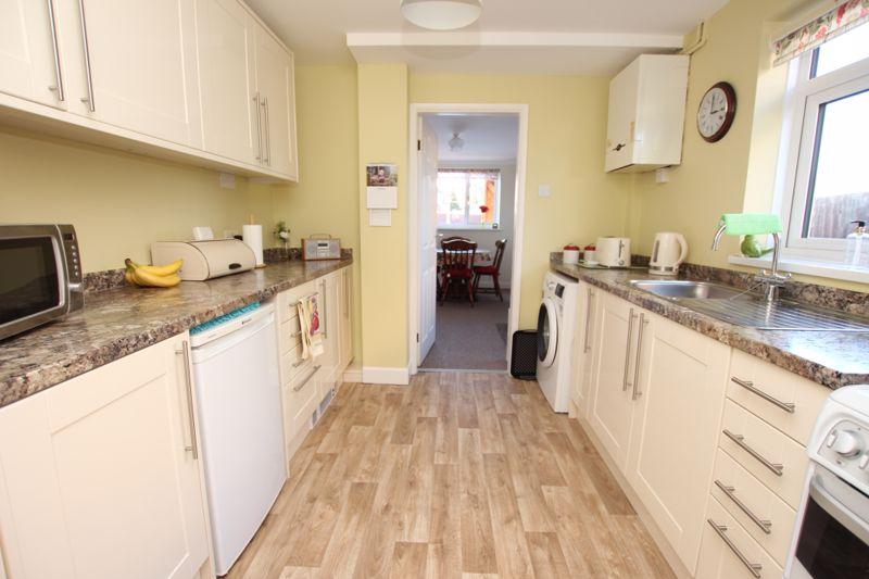 Kitchen photo 2