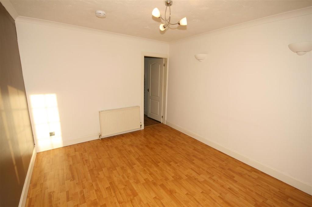 Ewing Avenue,Falkirk 2 bed terraced house £595 pcm (£137 pw)