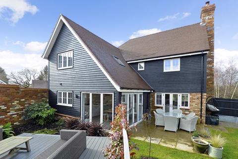 24 Cherry Tree Lane, Ewhurst, Cranleigh, GU6 7GG