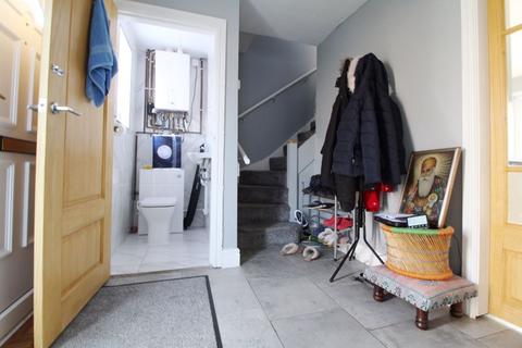 68 Chatsworth Crescent, Walsall, WS4 1QU