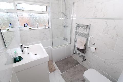 68 Chatsworth Crescent, Walsall, WS4 1QU