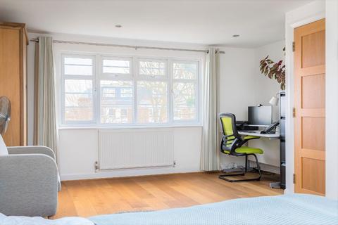 3 Craneford Way, Twickenham, TW2 7SB