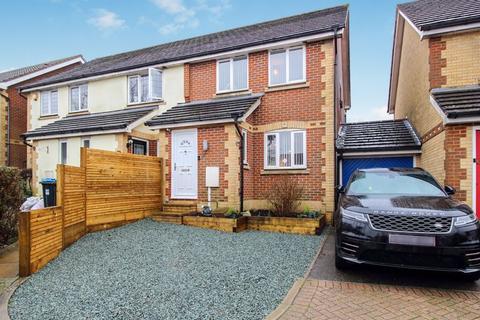 14 Marcuse Road, Caterham, CR3 5FP