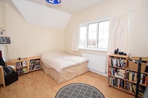 62 Love Lane, Pinner, HA5 3EX