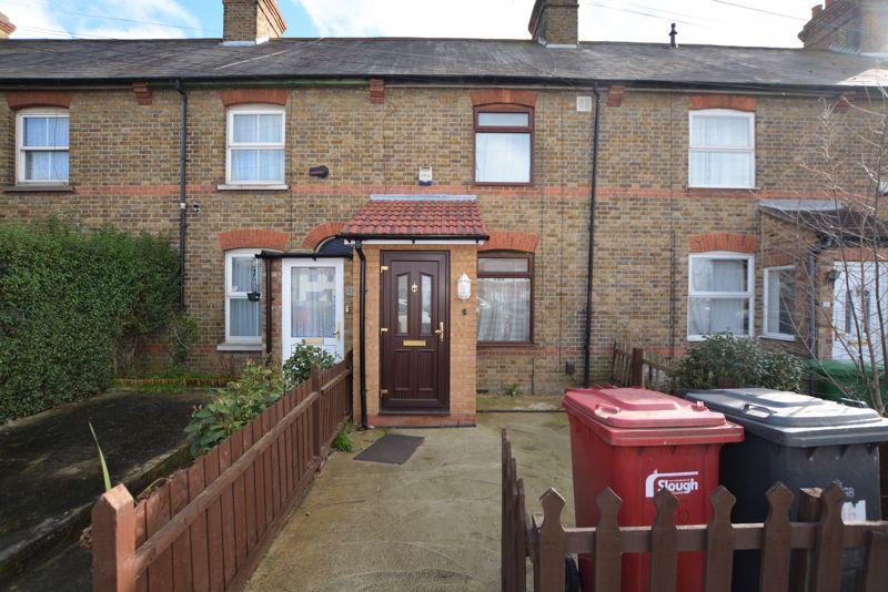 Uxbridge Road, Slough 3 bed terraced house to rent £1,300 pcm (£300 pw)
