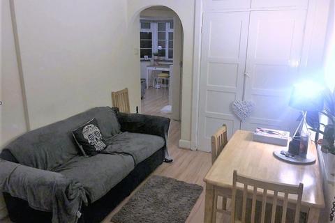 5 bedroom flat to rent, Kennyland Court, Hendon Way, London NW4 3LU