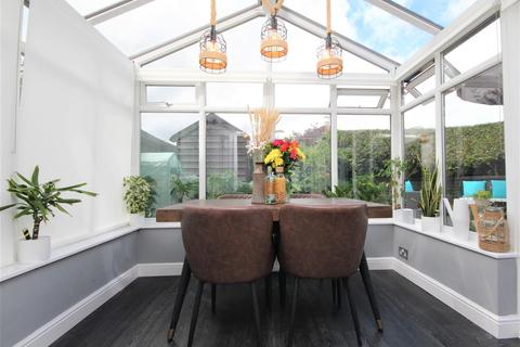21 Devoil Close, Guildford, GU4 7FG