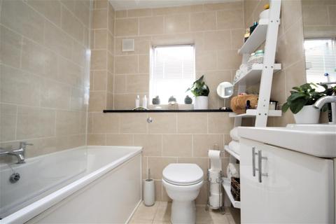 21 Devoil Close, Guildford, GU4 7FG
