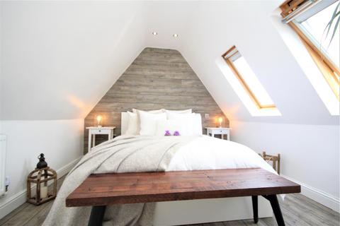 21 Devoil Close, Guildford, GU4 7FG