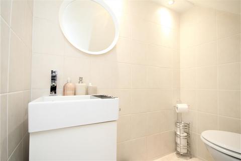 21 Devoil Close, Guildford, GU4 7FG
