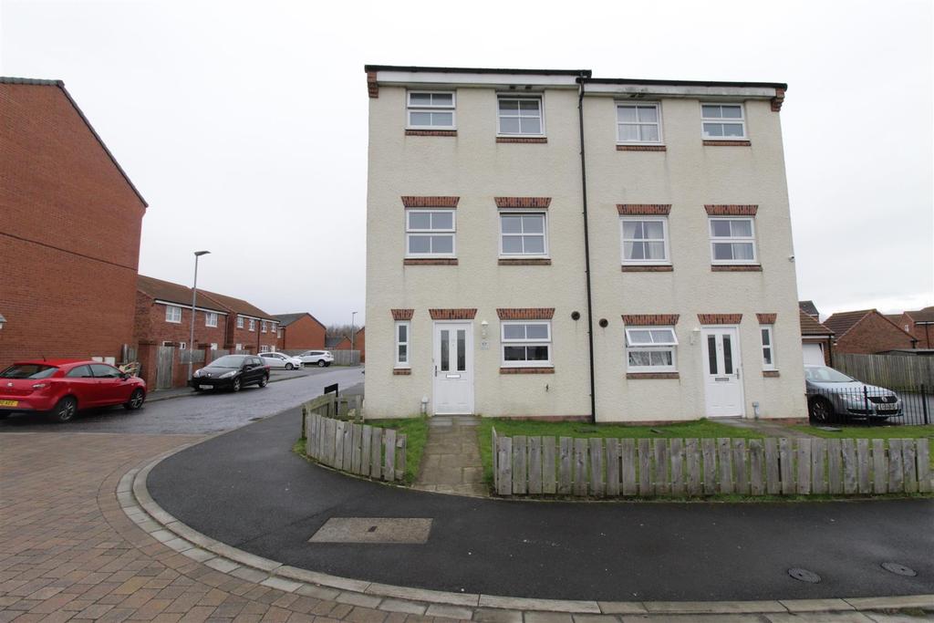 Paddock Lane, Darlington 4 bed semidetached house £139,950