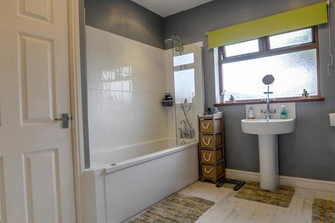 15 Danlan Road, Pembrey, Burry Port, SA16 0UF