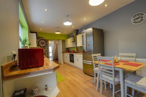 15 Danlan Road, Pembrey, Burry Port, SA16 0UF