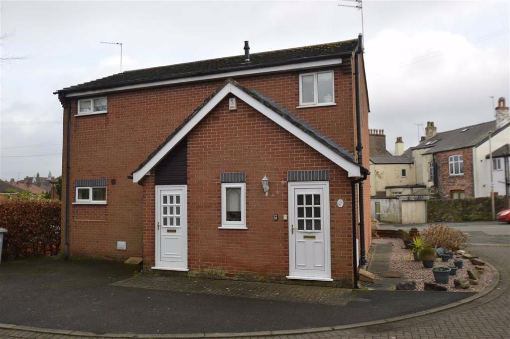 Cambridge Road, Macclesfield... 2 bed flat £595 pcm (£137 pw)