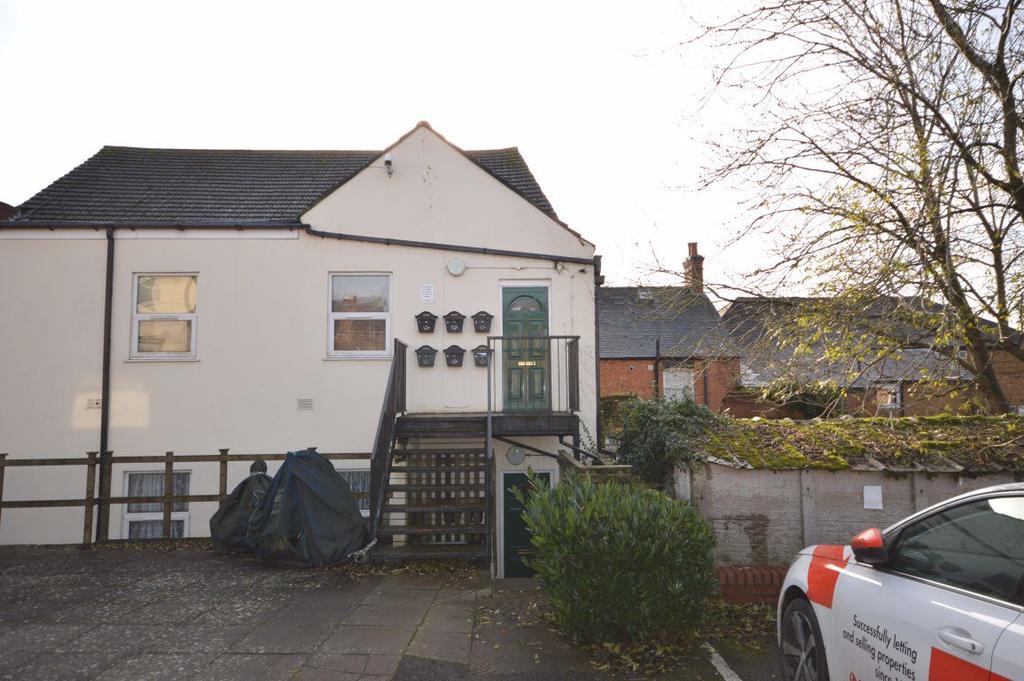 Bridge Street, Rothwell, Northants 1 bed property £550 pcm (£127 pw)