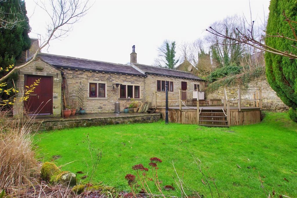 Brow Foot Gate Lane, Halifax 4 bed detached house £300,000