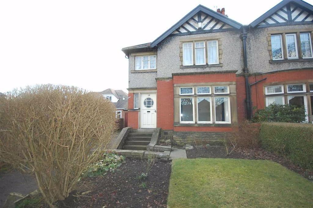 Liversedge Hall Lane, Liversedge, WF15 3 bed semidetached house £289,000