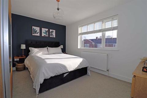 25 Starmer Place, Hatton, Warwick, CV35 7LB