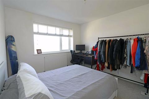 25 Starmer Place, Hatton, Warwick, CV35 7LB