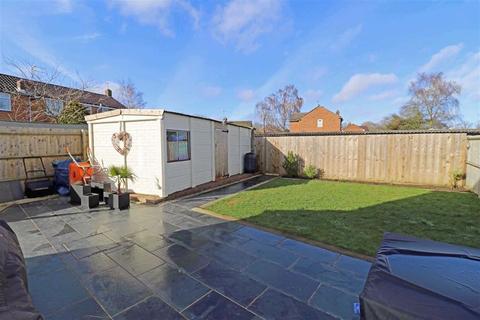 25 Starmer Place, Hatton, Warwick, CV35 7LB