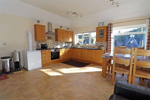 18 Glebe Road, Claverdon, Warwick, CV35 8NX