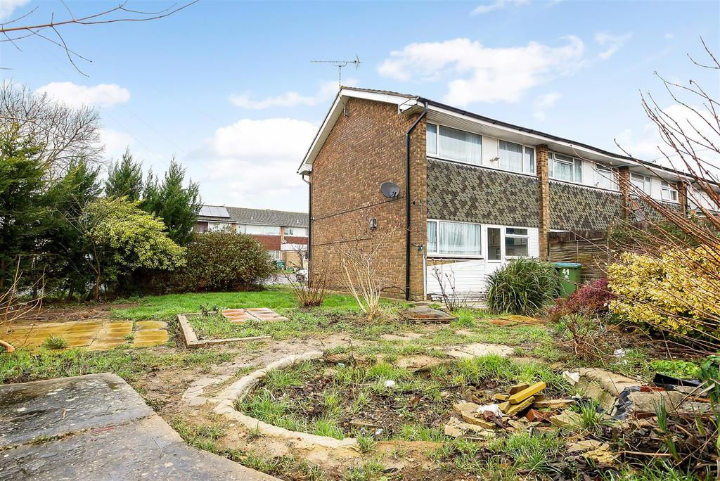 Birdham Close, North Bersted 3 bed end of terrace house £220,000