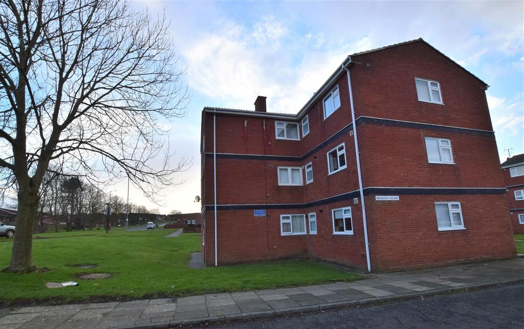 Meadow House, Hallfield Close, Hall Farm, Sunderland 1 bed flat £33,000