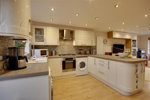 4 Briar Close, Newport, Brough, HU15 2QY