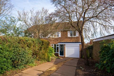 6 Ashlea, Olney, MK46 5HW