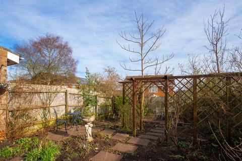 6 Ashlea, Olney, MK46 5HW