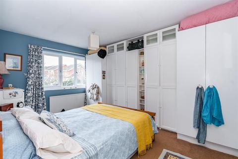 6 Ashlea, Olney, MK46 5HW