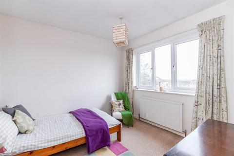 6 Ashlea, Olney, MK46 5HW
