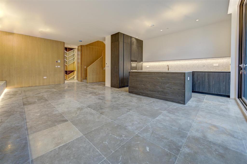 NEW house4 181 west heath road 372378 lg Kit1.jpg