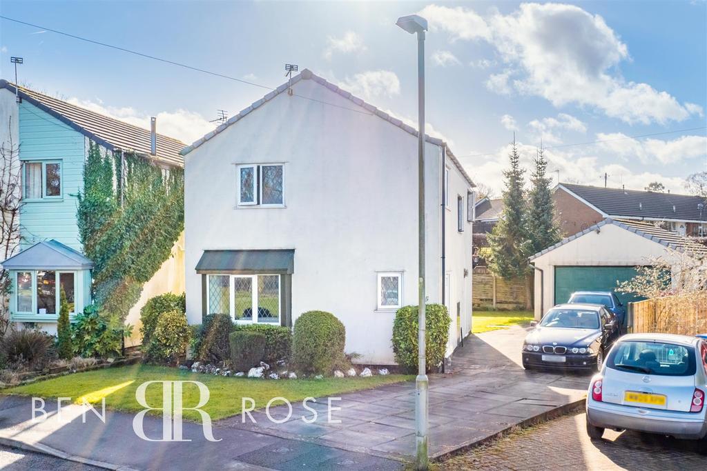 Millbrook Close, Wheelton, Chorley 4 bed detached house £229,995