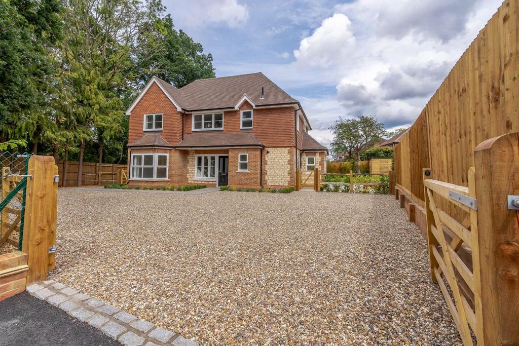 School Hill, Wrecclesham, Farnham 4 bed detached house £955,000